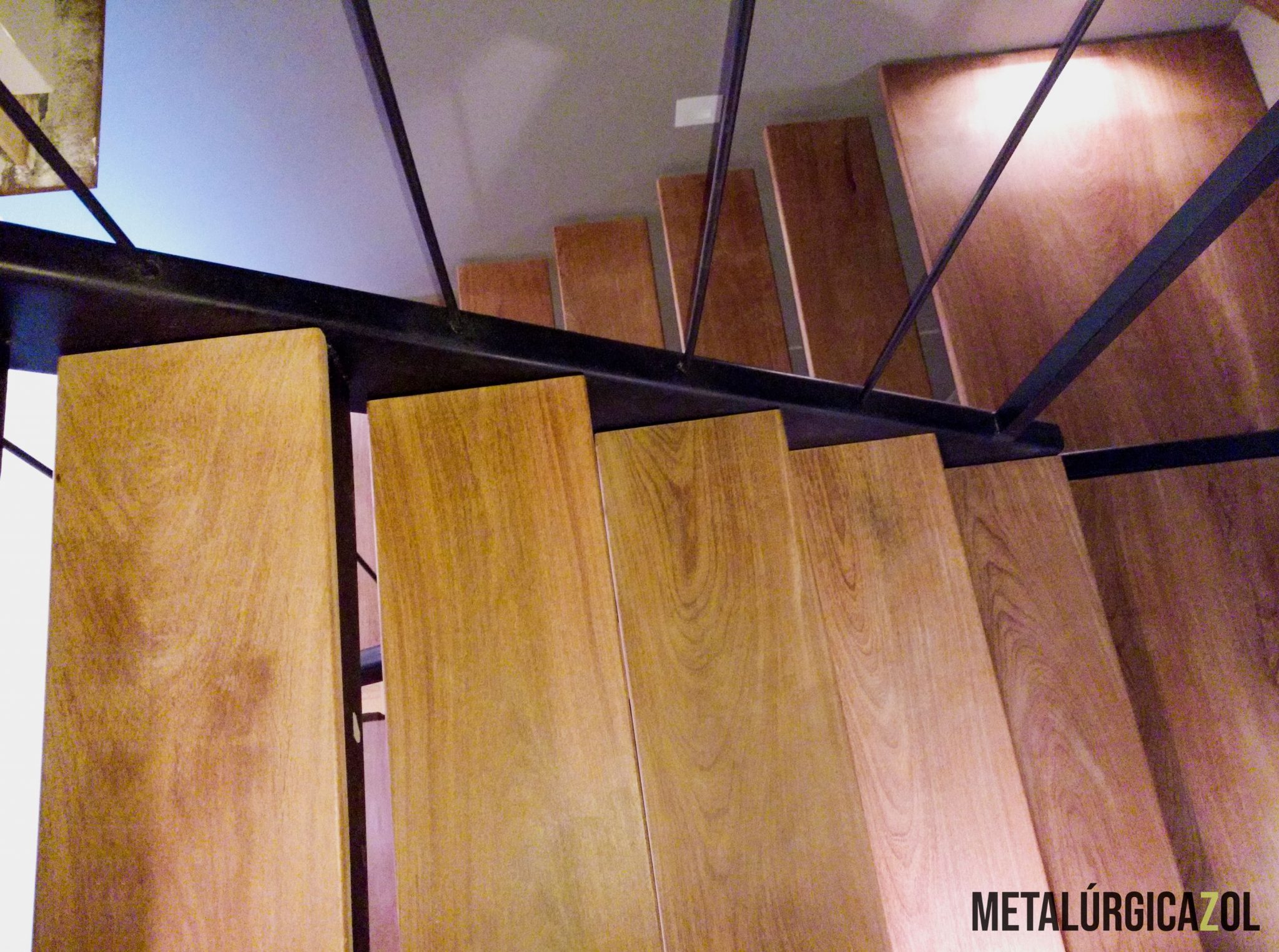 Projeto instalado - Escada Flutuante - Blog Zol Design